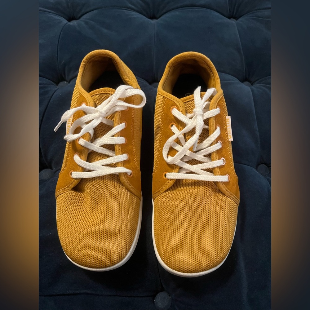 Whiten Minimalist sneakers
